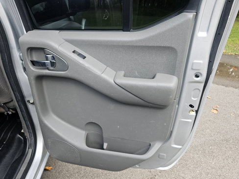 Used 2016 Nissan Frontier SV image 17