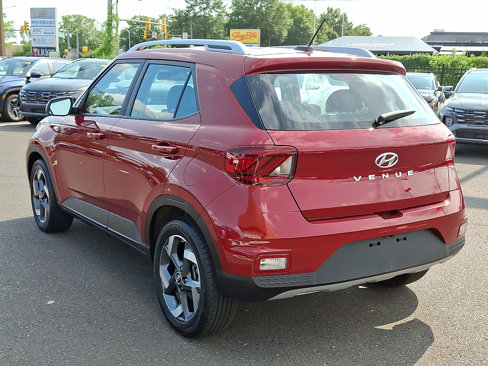 Certified 2024 Hyundai Venue Limited image 4