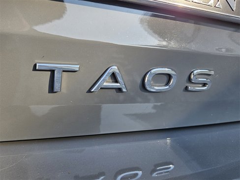 Used 2022 Volkswagen Taos SE w/ IQ.Drive SE Package image 13