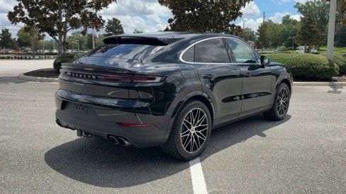 Certified 2024 Porsche Cayenne Coupe image 8