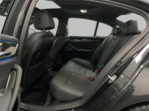 Certified 2021 BMW 530e xDrive w/ Premium Package image 29