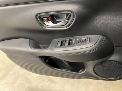 New 2023 Honda HR-V LX image 13
