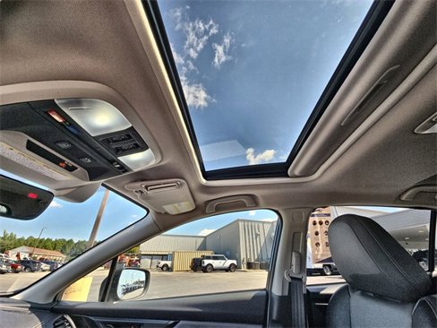 Used 2022 Subaru Crosstrek 2.5i Sport w/ Moonroof Package image 25