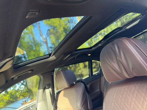 Used 2018 BMW 750Li xDrive image 12