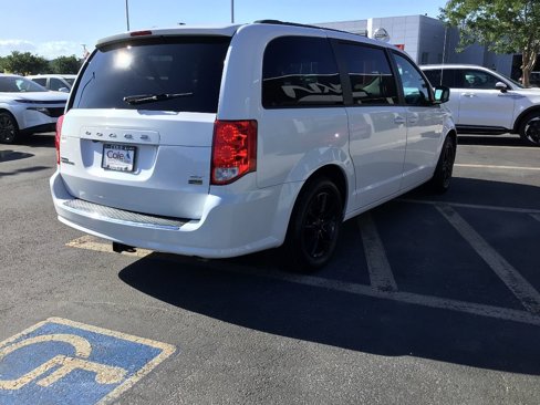 Used 2019 Dodge Grand Caravan GT image 4