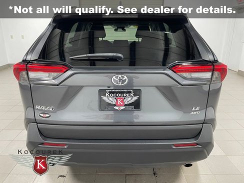 Used 2020 Toyota RAV4 LE image 5
