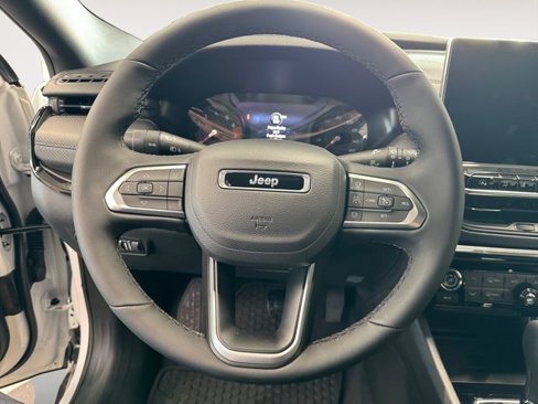 New 2026 Jeep Compass Latitude image 16