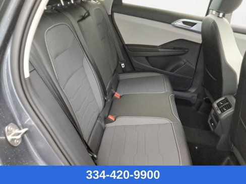 Used 2025 Volkswagen Taos SE w/ Panoramic Sunroof Package image 13