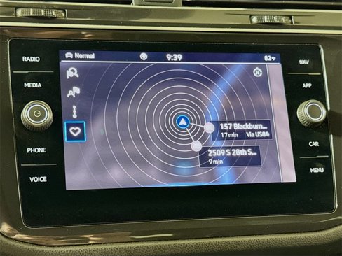 Used 2022 Volkswagen Tiguan SEL R-Line image 11