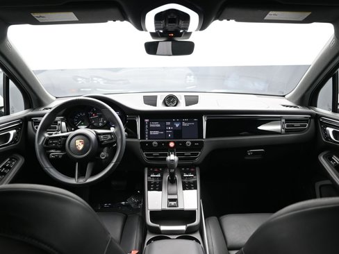 Used 2025 Porsche Macan Turbo image 19