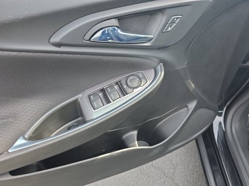 Used 2021 Chevrolet Malibu LT image 12