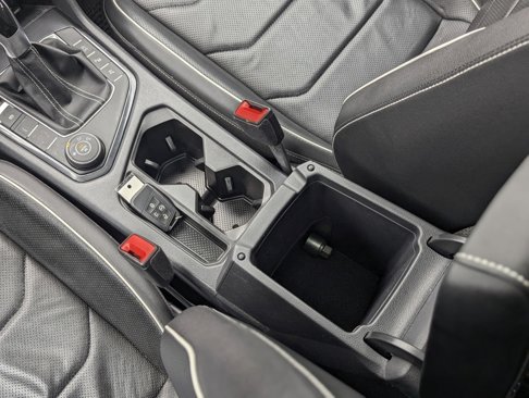 Used 2022 Volkswagen Tiguan SEL R-Line image 45