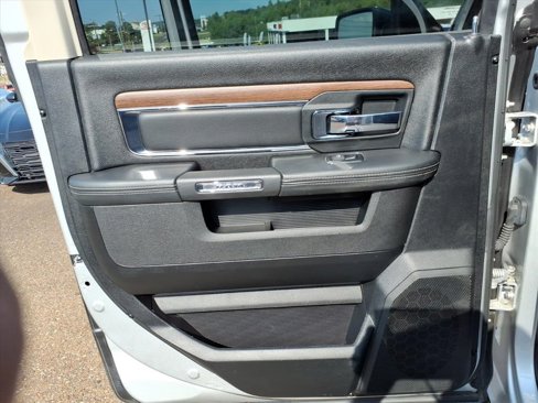 Used 2017 RAM 1500 Laramie w/ Convenience Group image 14