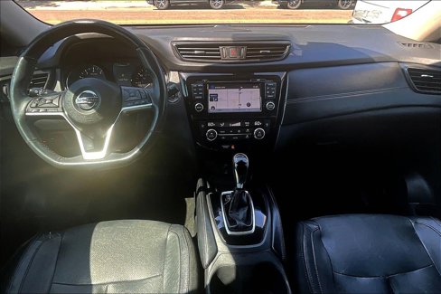 Used 2017 Nissan Rogue SL w/ SL Premium Package image 16