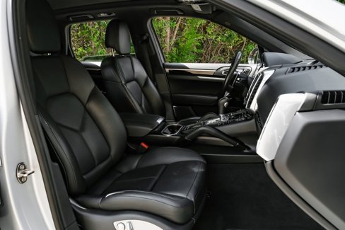 Used 2016 Porsche Cayenne S image 36