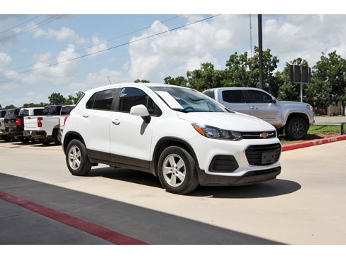 Used 2021 Chevrolet Trax LS w/ Tint and Cruise Package image 2