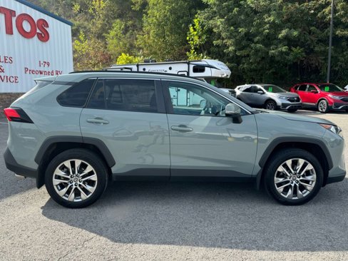Used 2021 Toyota RAV4 XLE Premium image 8
