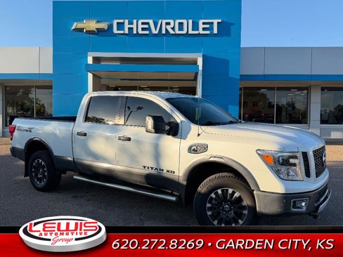 Used 2019 Nissan Titan PRO-4X w/ Pro-4x Convenience Package image 1