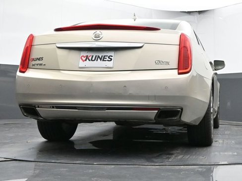 Used 2013 Cadillac XTS Luxury image 27