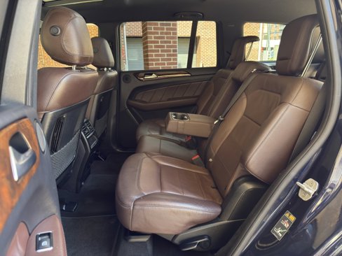 Used 2015 Mercedes-Benz GL 450 4MATIC image 31