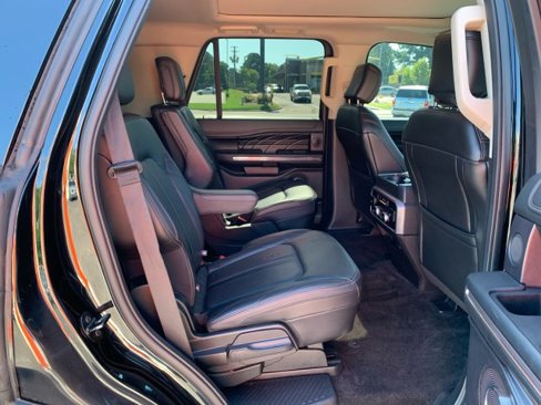 Used 2018 Ford Expedition Platinum image 16