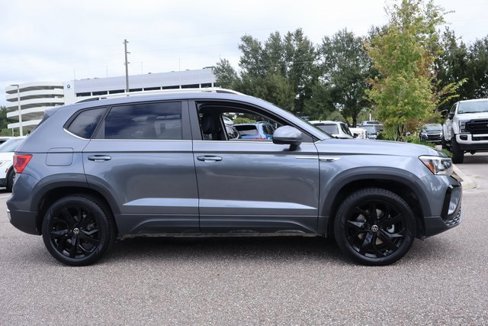Certified 2022 Volkswagen Taos SE image 8