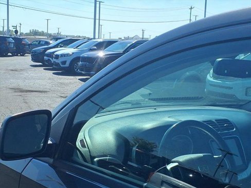 Used 2019 Dodge Journey SE image 24
