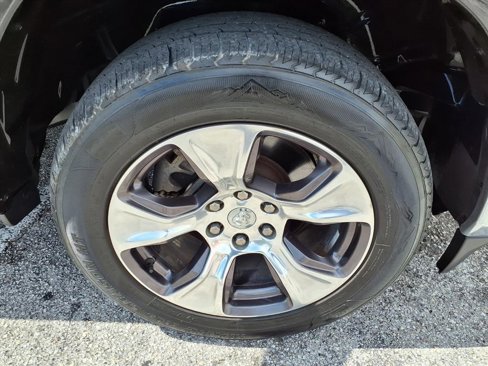 Used 2019 RAM 1500 Laramie image 9
