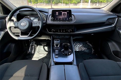 Used 2024 Nissan Rogue S image 14