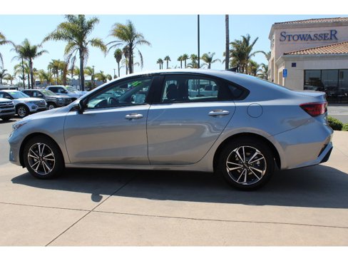 Used 2023 Kia Forte LXS image 6