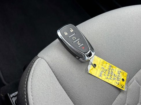 Used 2020 Chevrolet Equinox LT w/ Driver Convenience Package image 26