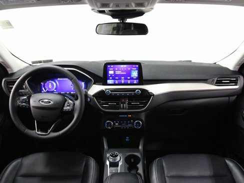 Used 2022 Ford Escape SEL w/ Technology Package image 2