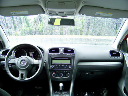Used 2011 Volkswagen Golf 4-Door image 32