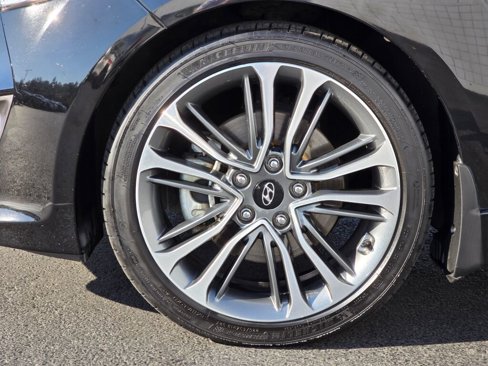 Used 2016 Hyundai Veloster Turbo image 11