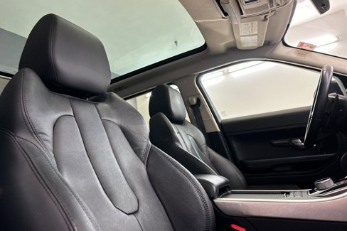 Used 2015 Land Rover Range Rover Evoque Pure Plus image 28