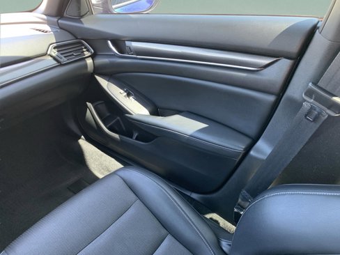 Used 2018 Honda Accord Sport image 20