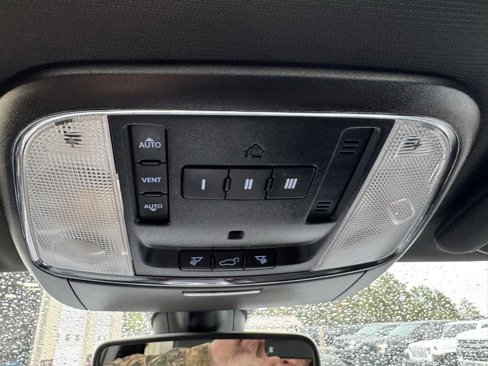 Used 2018 Jeep Grand Cherokee Altitude image 24