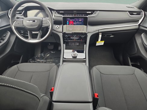 New 2025 Jeep Grand Cherokee Laredo image 9
