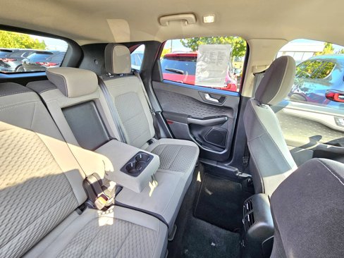 Used 2020 Ford Escape SE image 11