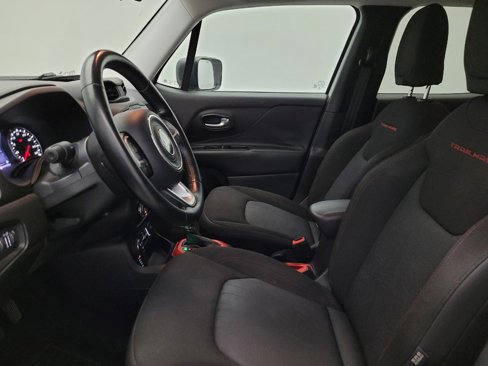Used 2015 Jeep Renegade Trailhawk image 17