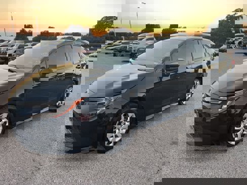 Used 2021 Toyota Corolla LE w/ Carpet Mat Package (TMS) image 1