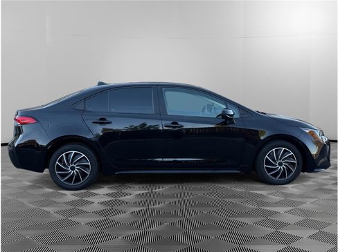 Used 2023 Toyota Corolla LE image 6