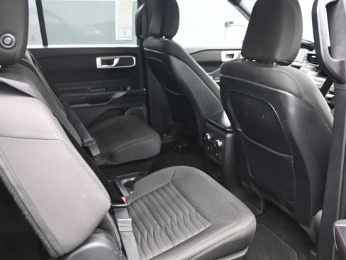 Used 2020 Ford Explorer XLT image 27