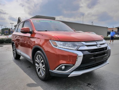 Used 2017 Mitsubishi Outlander SE image 4