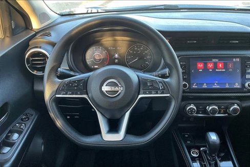 Used 2023 Nissan Kicks SV image 5