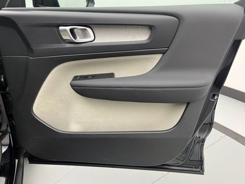 Used 2019 Porsche Macan image 39