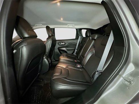 Used 2020 Jeep Cherokee Latitude Plus w/ Cold Weather Group image 19