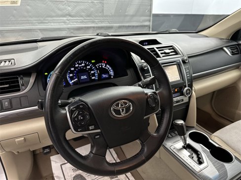 Used 2013 Toyota Camry XLE image 11
