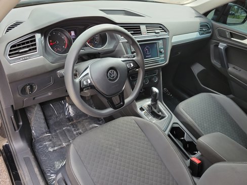 Used 2021 Volkswagen Tiguan S image 12