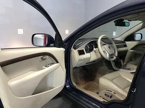 Used 2010 Volvo XC70 3.2 image 9